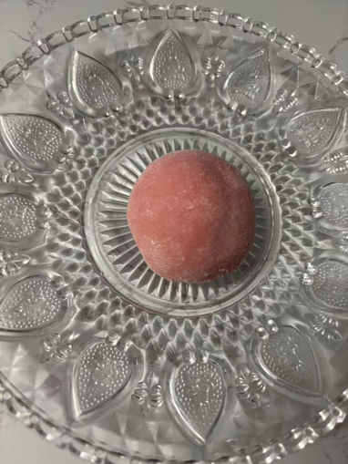 Image de mochi glacé   fraise (une boule)