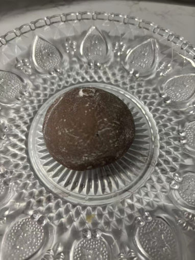 Image de mochi glacé  chocolat (une boule)
